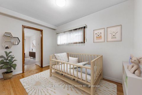 Photo 12 at 796 Davenport Road, Wychwood, Toronto