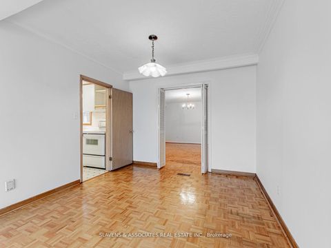 Photo 16 at 796 Davenport Road, Wychwood, Toronto