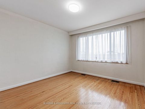 Photo 24 at 796 Davenport Road, Wychwood, Toronto