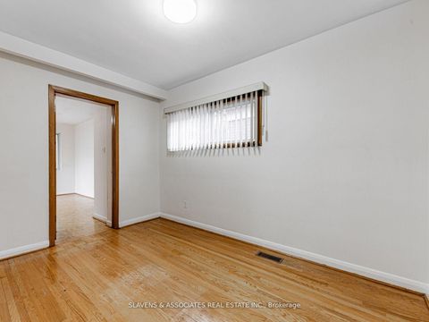 Photo 26 at 796 Davenport Road, Wychwood, Toronto