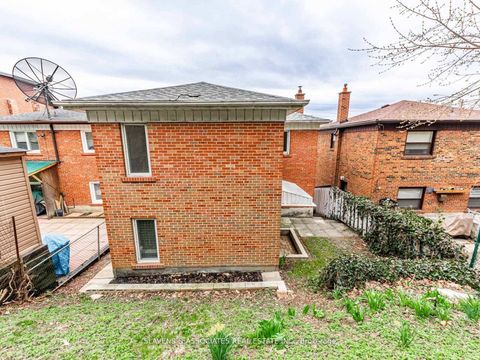 Photo 34 at 796 Davenport Road, Wychwood, Toronto