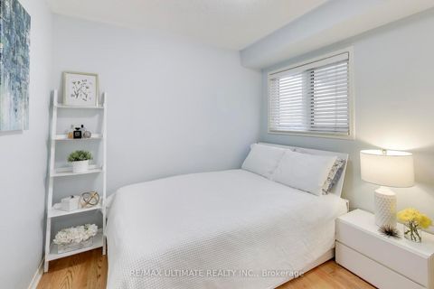 Photo 20 at 8 Odoardo Disanto Circle, CFB, Toronto