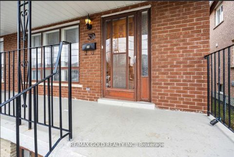 Photo 2 at 39 Magnolia Avenue, Kennedy Park, Toronto