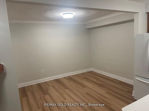 Photo 14 at 39 Magnolia Avenue, Kennedy Park, Toronto