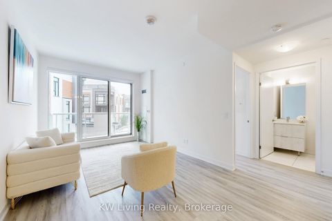 Photo 1 at 212 - 6 David Eyer Road, Rural Richmond Hill, Richmond Hill