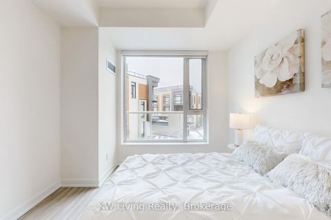 Photo 10 at 212 - 6 David Eyer Road, Rural Richmond Hill, Richmond Hill