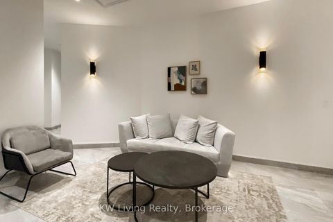 Photo 20 at 212 - 6 David Eyer Road, Rural Richmond Hill, Richmond Hill