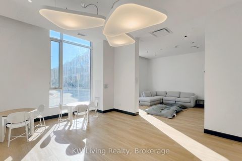 Photo 21 at 212 - 6 David Eyer Road, Rural Richmond Hill, Richmond Hill