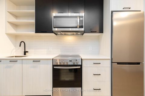 Photo 11 at 524 - 2300 St. Clair Avenue W, Junction Area, Toronto