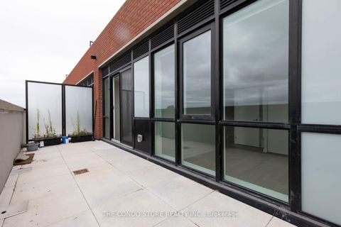 Photo 29 at 524 - 2300 St. Clair Avenue W, Junction Area, Toronto