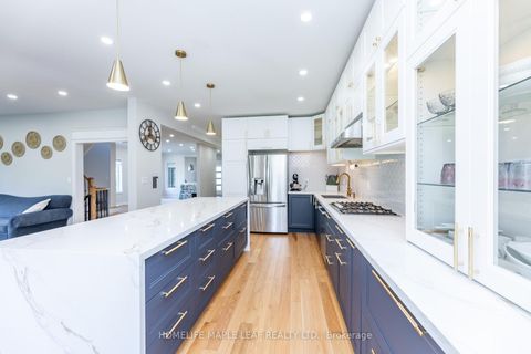 Photo 10 at 238 Devonsleigh Boulevard, Devonsleigh, Richmond Hill