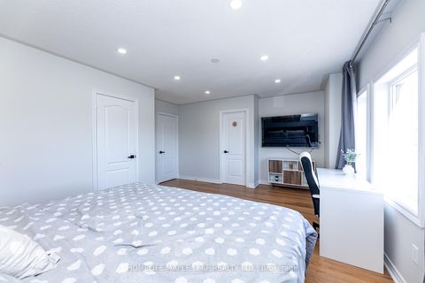 Photo 16 at 238 Devonsleigh Boulevard, Devonsleigh, Richmond Hill