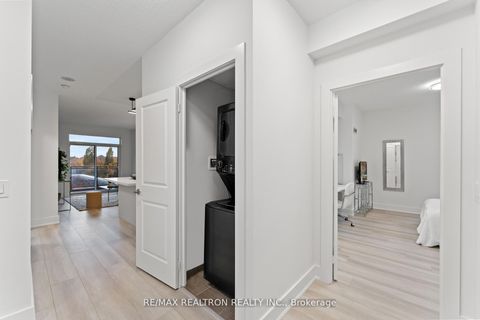 Photo 4 at 229 - 7900 Bathurst Street, Beverley Glen, Vaughan