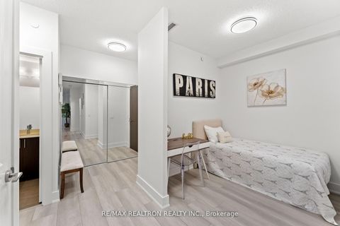 Photo 6 at 229 - 7900 Bathurst Street, Beverley Glen, Vaughan