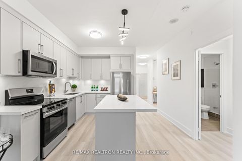 Photo 10 at 229 - 7900 Bathurst Street, Beverley Glen, Vaughan