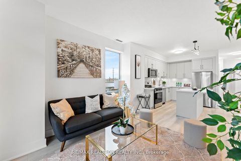 Photo 15 at 229 - 7900 Bathurst Street, Beverley Glen, Vaughan