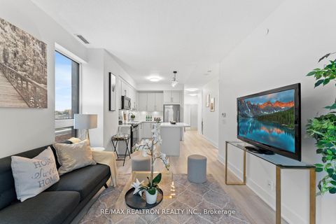 Photo 16 at 229 - 7900 Bathurst Street, Beverley Glen, Vaughan