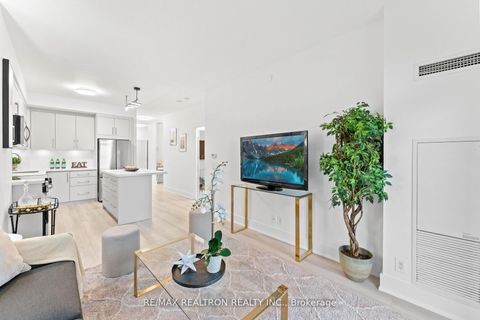 Photo 17 at 229 - 7900 Bathurst Street, Beverley Glen, Vaughan