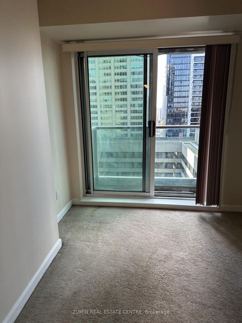 Photo 8 at 2116 - 8 Park Road, Moore Park, Toronto