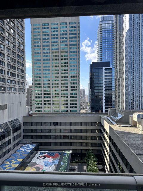 Photo 10 at 2116 - 8 Park Road, Moore Park, Toronto