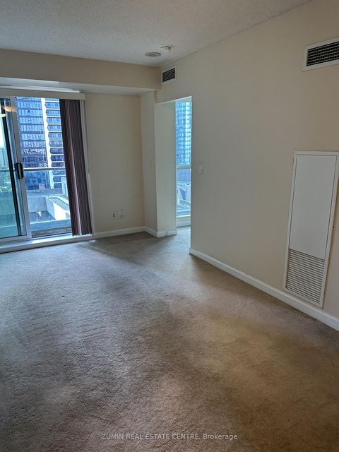 Photo 12 at 2116 - 8 Park Road, Moore Park, Toronto