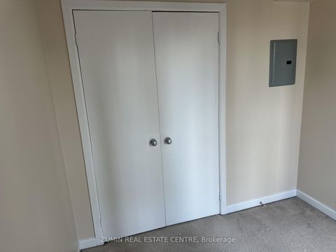 Photo 16 at 2116 - 8 Park Road, Moore Park, Toronto