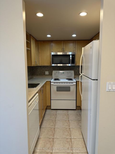 Photo 21 at 2116 - 8 Park Road, Moore Park, Toronto