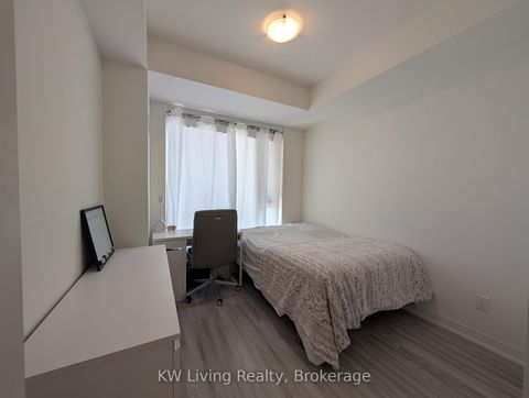 Photo 11 at 218 - 6 David Eyer Road, Rural Richmond Hill, Richmond Hill