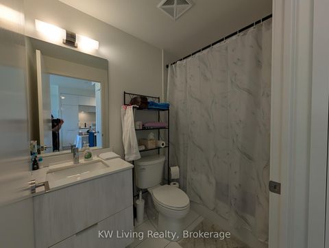 Photo 13 at 218 - 6 David Eyer Road, Rural Richmond Hill, Richmond Hill