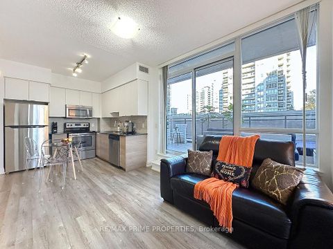 Photo 1 at 205 - 85 North Park Road, Beverley Glen, Vaughan