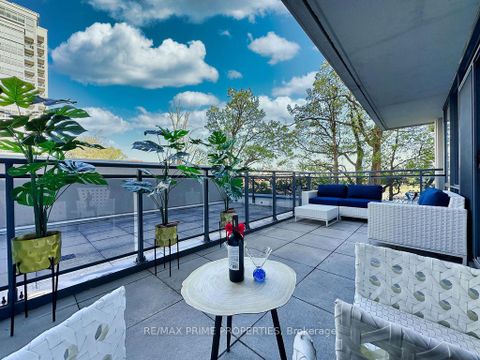 Photo 3 at 205 - 85 North Park Road, Beverley Glen, Vaughan