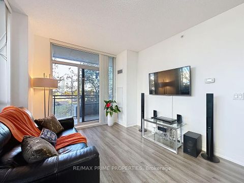 Photo 8 at 205 - 85 North Park Road, Beverley Glen, Vaughan