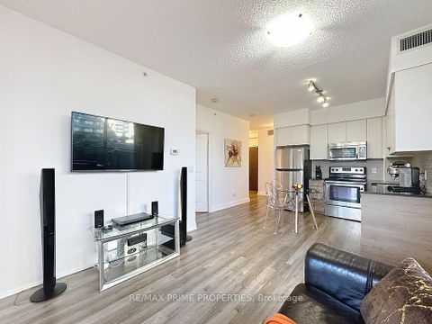 Photo 9 at 205 - 85 North Park Road, Beverley Glen, Vaughan