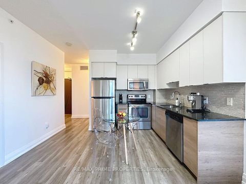 Photo 10 at 205 - 85 North Park Road, Beverley Glen, Vaughan