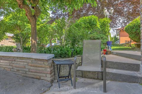 Photo 4 at 89 Portage Avenue, Pelmo Park W4, Toronto