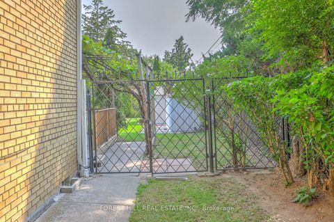 Photo 35 at 89 Portage Avenue, Pelmo Park W4, Toronto