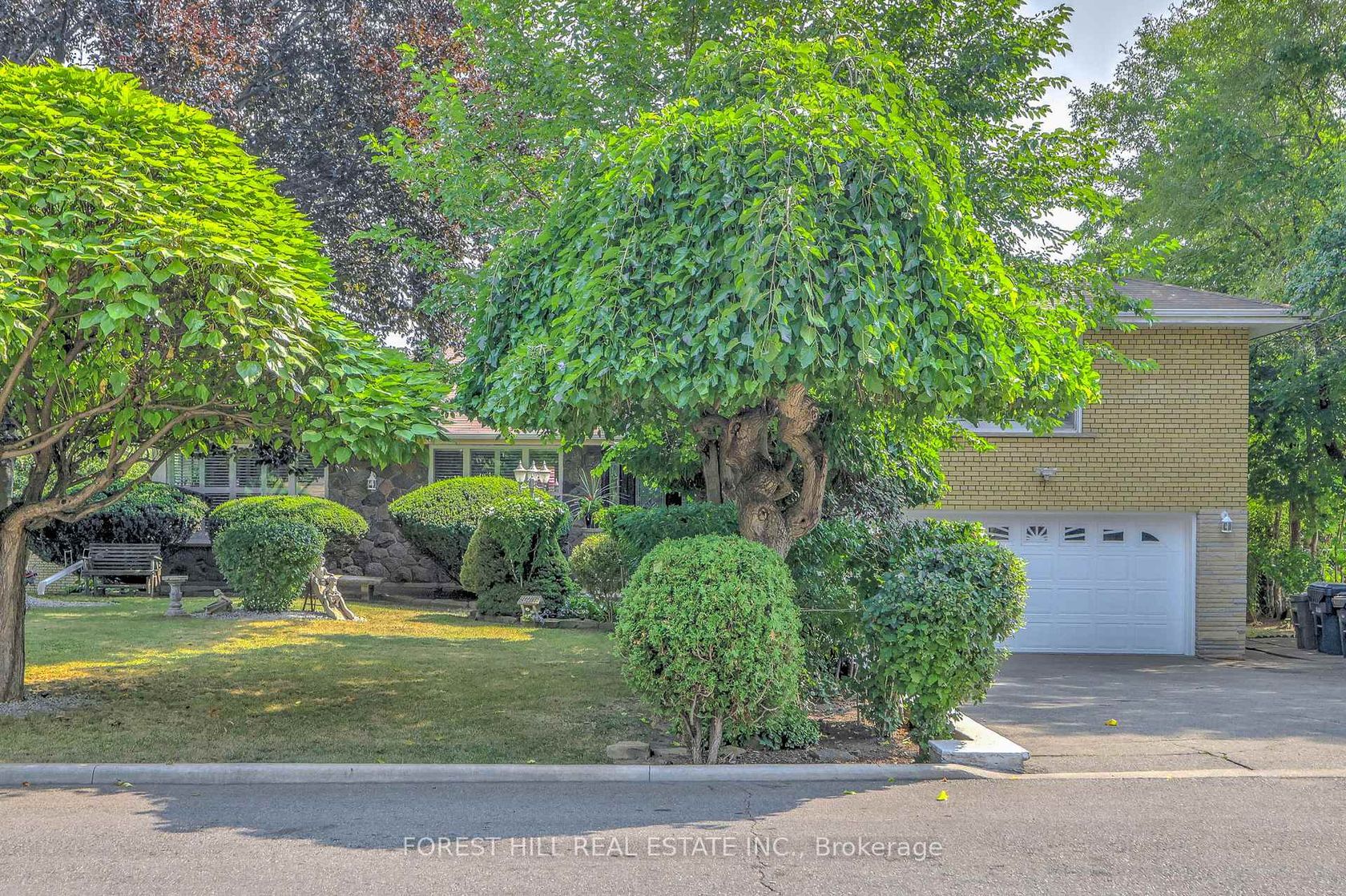 89 Portage Avenue, Pelmo Park W4, Toronto 