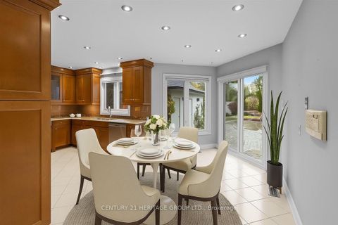 Photo 8 at 28 Bridgend Court S, Islington Woods, Vaughan