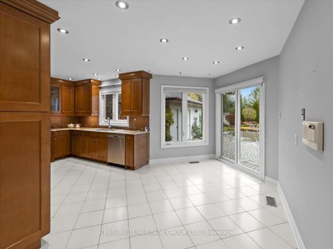 Photo 9 at 28 Bridgend Court S, Islington Woods, Vaughan