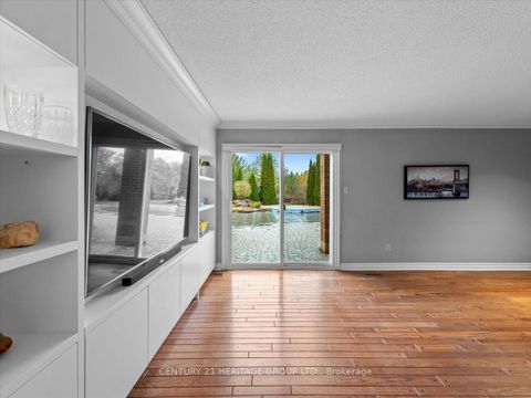 Photo 12 at 28 Bridgend Court S, Islington Woods, Vaughan