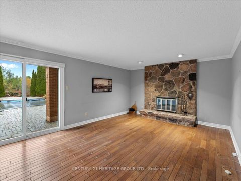 Photo 13 at 28 Bridgend Court S, Islington Woods, Vaughan