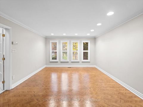 Photo 15 at 28 Bridgend Court S, Islington Woods, Vaughan