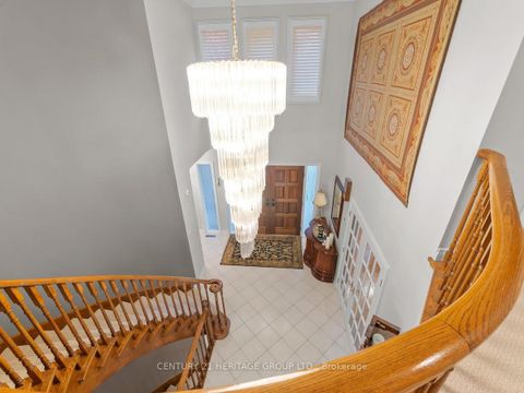 Photo 17 at 28 Bridgend Court S, Islington Woods, Vaughan