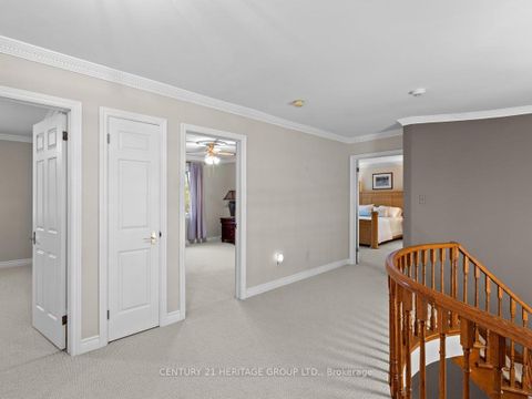 Photo 18 at 28 Bridgend Court S, Islington Woods, Vaughan