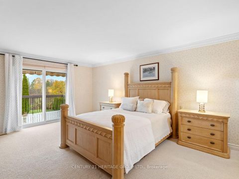 Photo 19 at 28 Bridgend Court S, Islington Woods, Vaughan