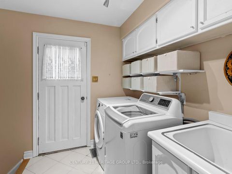 Photo 30 at 28 Bridgend Court S, Islington Woods, Vaughan