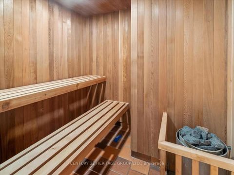 Photo 32 at 28 Bridgend Court S, Islington Woods, Vaughan