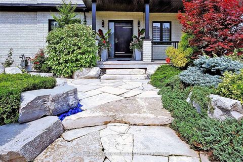 Photo 1 at 162 Corner Brook Crescent, Vellore Village, Vaughan