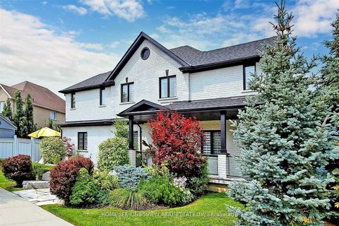 Photo 2 at 162 Corner Brook Crescent, Vellore Village, Vaughan