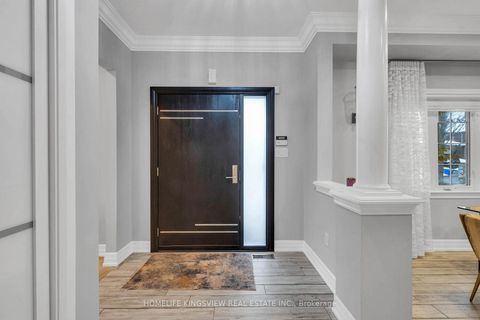 Photo 7 at 162 Corner Brook Crescent, Vellore Village, Vaughan